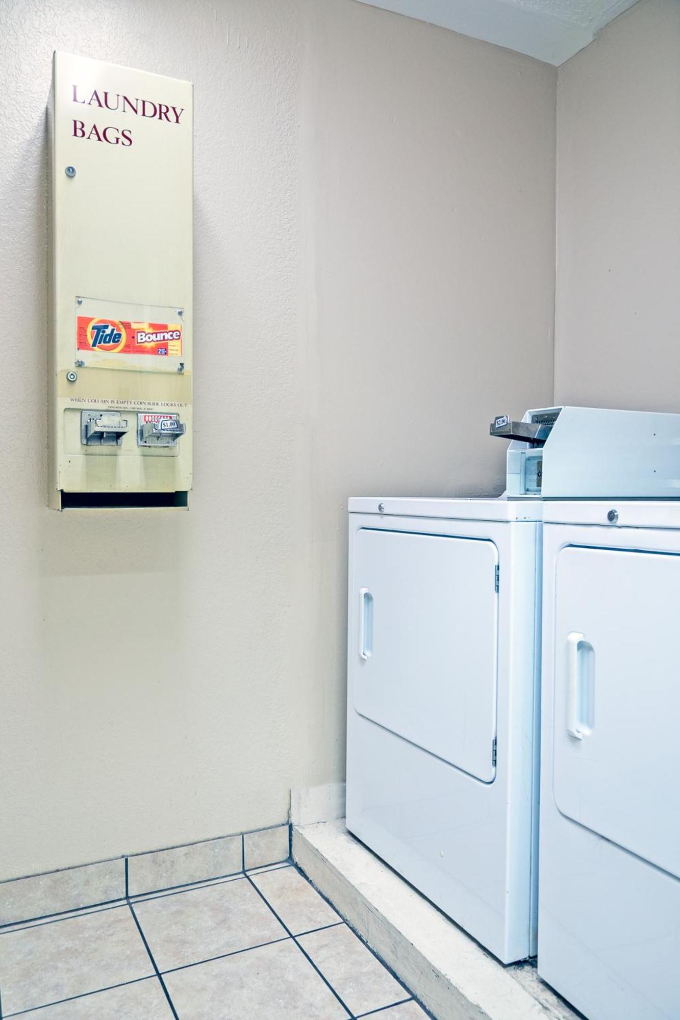 ซูเปอร์ 8 บาย วินด์แฮม ออกัสตา/ฟอร์ตกอร์ดอน แอเรีย Motel ภายนอก รูปภาพ