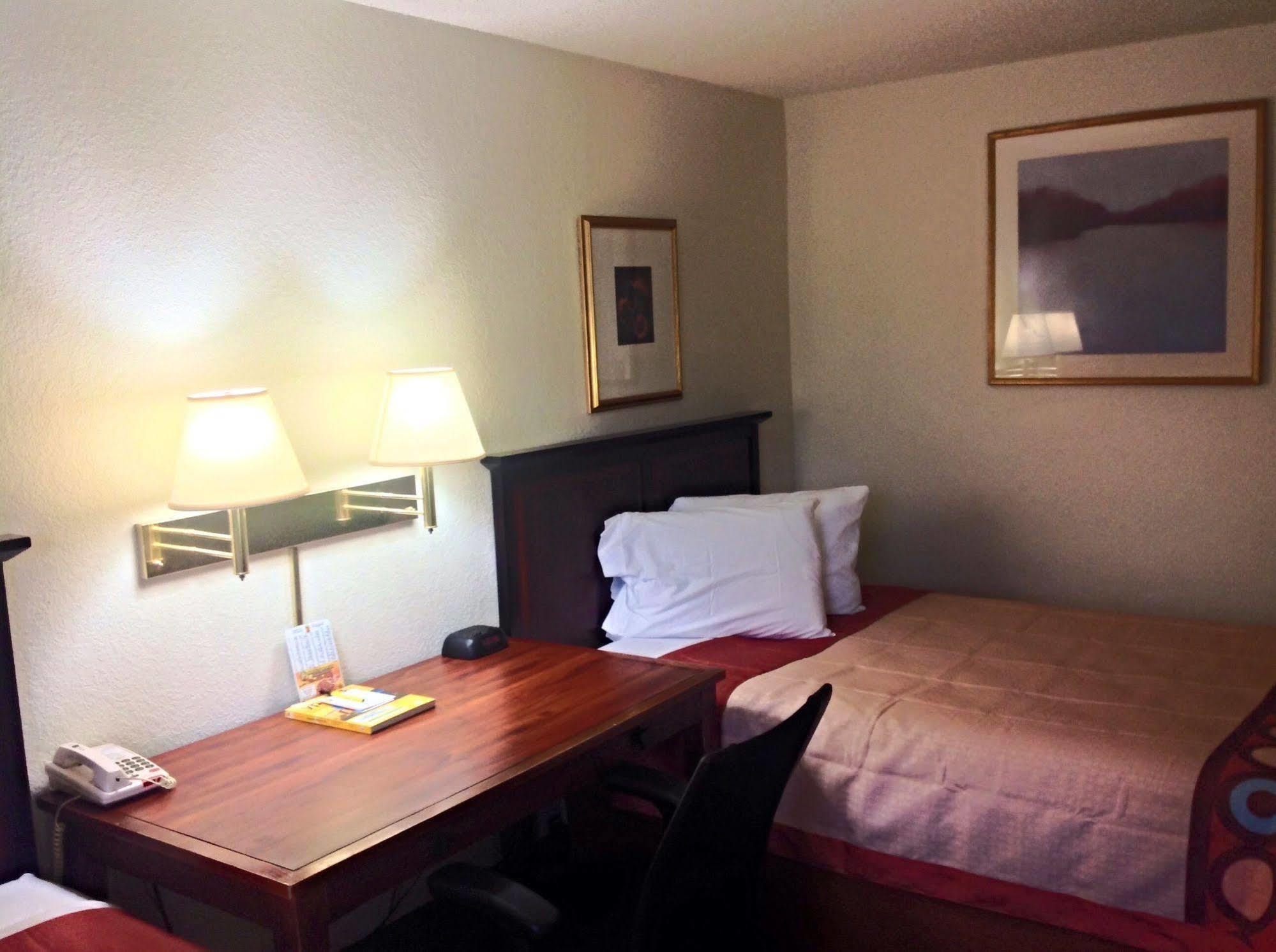 ซูเปอร์ 8 บาย วินด์แฮม ออกัสตา/ฟอร์ตกอร์ดอน แอเรีย Motel ภายนอก รูปภาพ